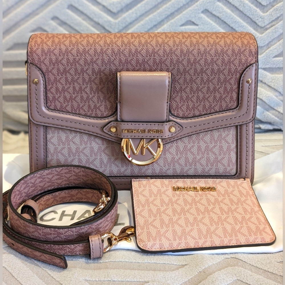 ❤️ SOLD ❤️ MK bundle
